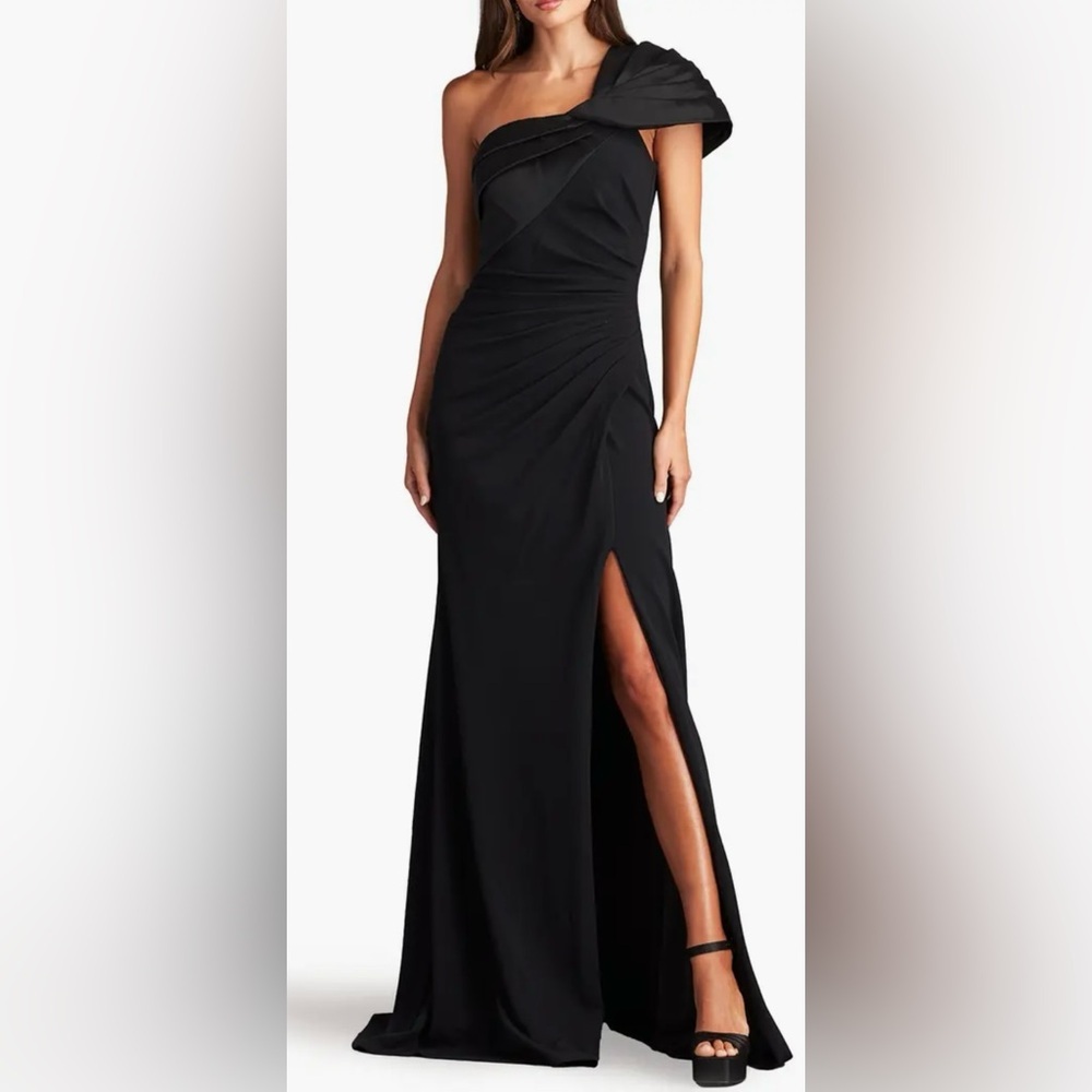 Tadashi Shoji Black One-Shoulder Maxi Dress